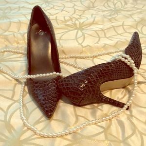 Gray alligator heals Joel O size 8 1/2